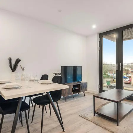 Zeni Ouse Court Fabulous 2bed York