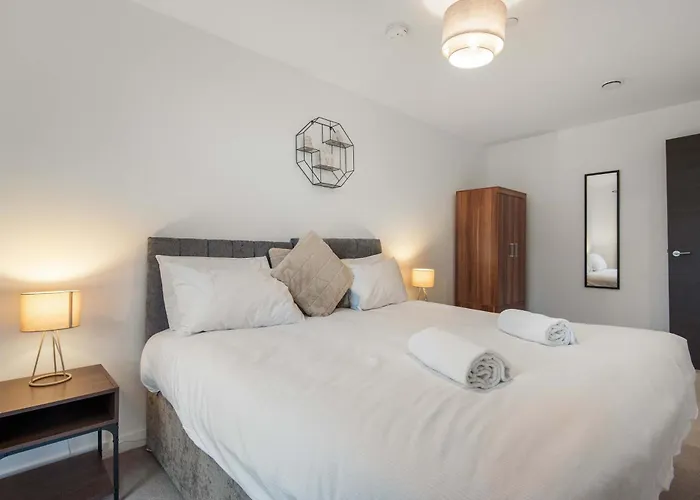 Zeni Ouse Court Fabulous 2bed York