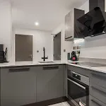 Zeni Ouse Court Fabulous 2bed Апартаменты *
