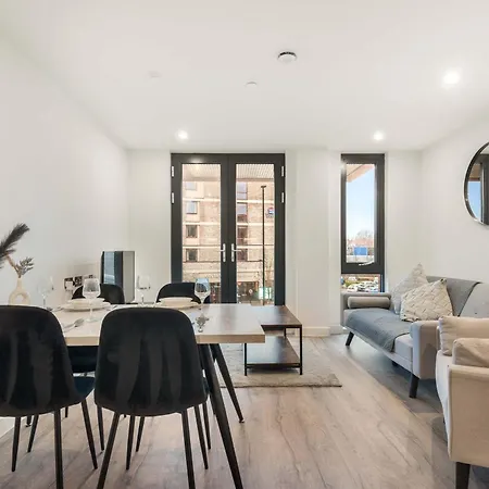 Zeni Ouse Court Fabulous 2bed *