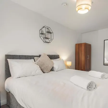 Zeni Ouse Court Fabulous 2bed York