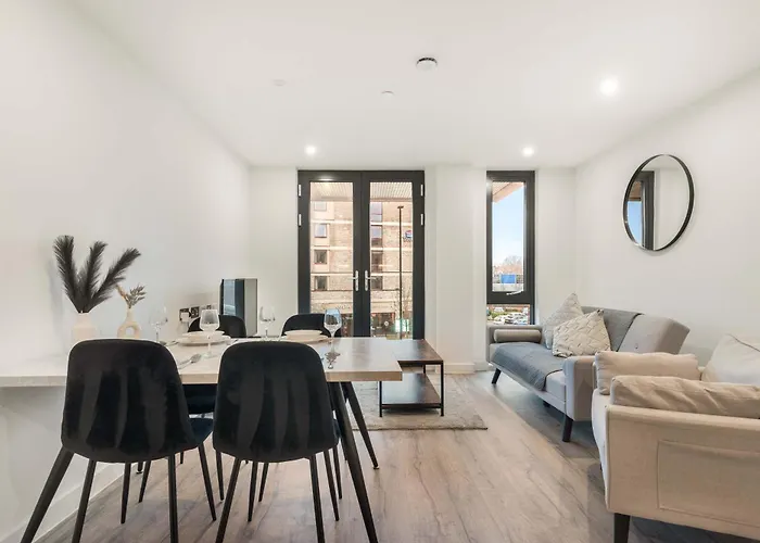 Zeni Ouse Court Fabulous 2bed *