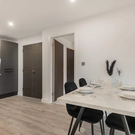 Zeni Ouse Court Fabulous 2bed * York