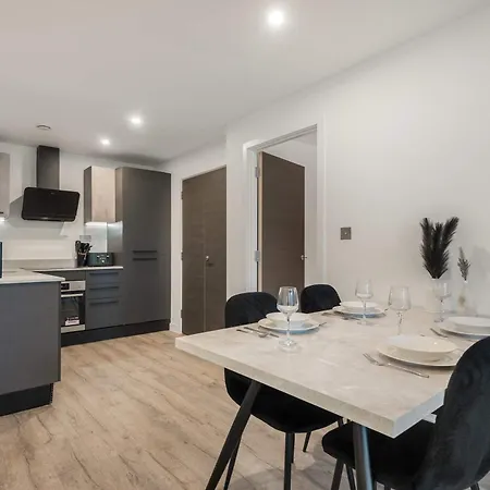 Zeni Ouse Court Fabulous 2bed *