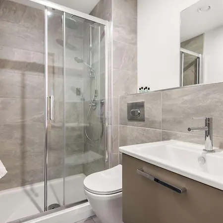 Zeni Ouse Court Fabulous 2bed